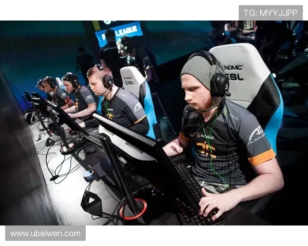 F1赛季激战正酣 各车队争夺世界冠军宝座局势扑朔迷离